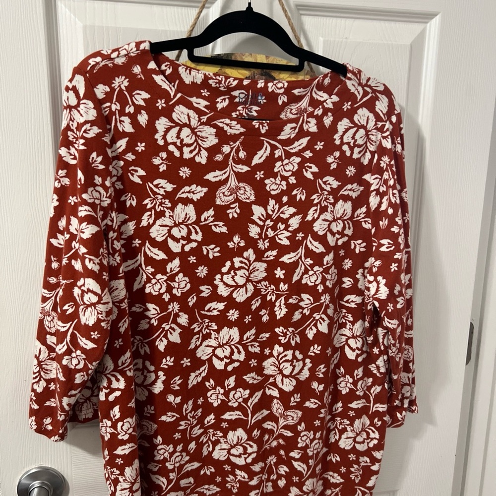 Croft & Barrow Rust and White Floral Blouse 3/4 sleeve women